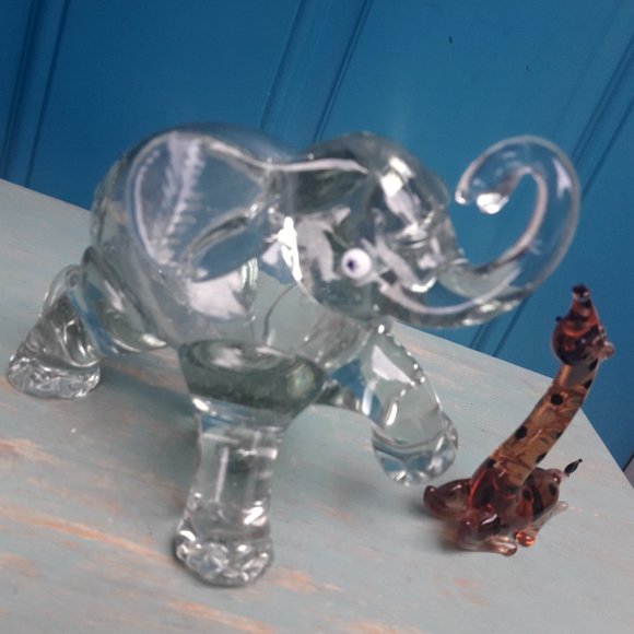 Glass Elephant Animal Figurine Hand Blown Bubble Glass Clear Handmade Glass Art - Picture 2 of 14